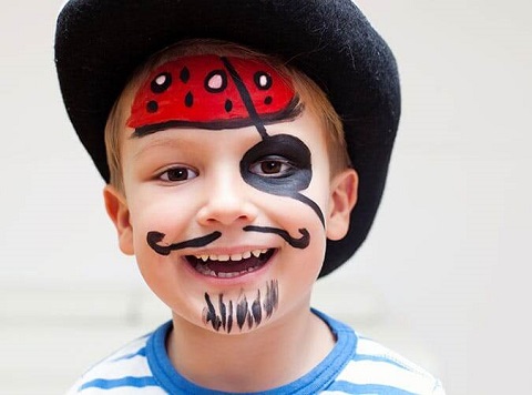 12. Easy Last-Minute Pirate Halloween Costume for Boys