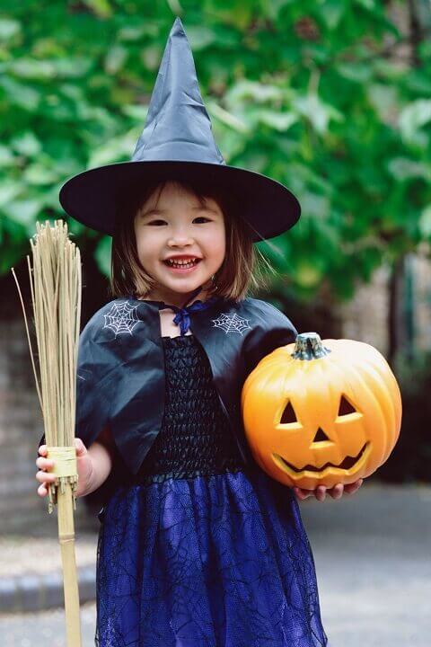 21. Homemade Witch Halloween Costume for Girls